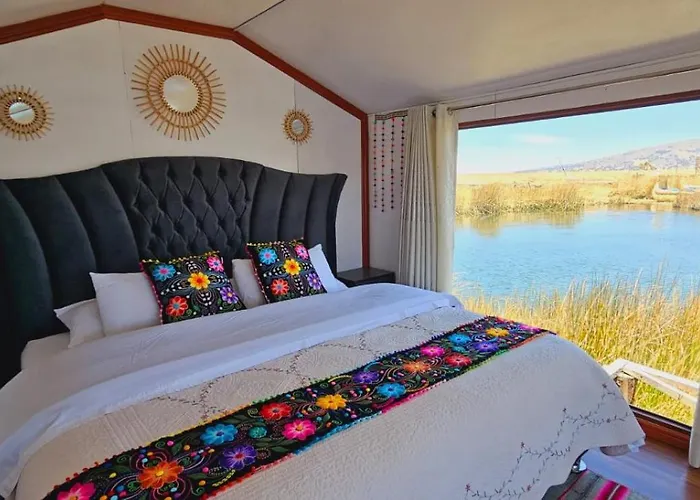 Titicaca Uros Summa Paqari
